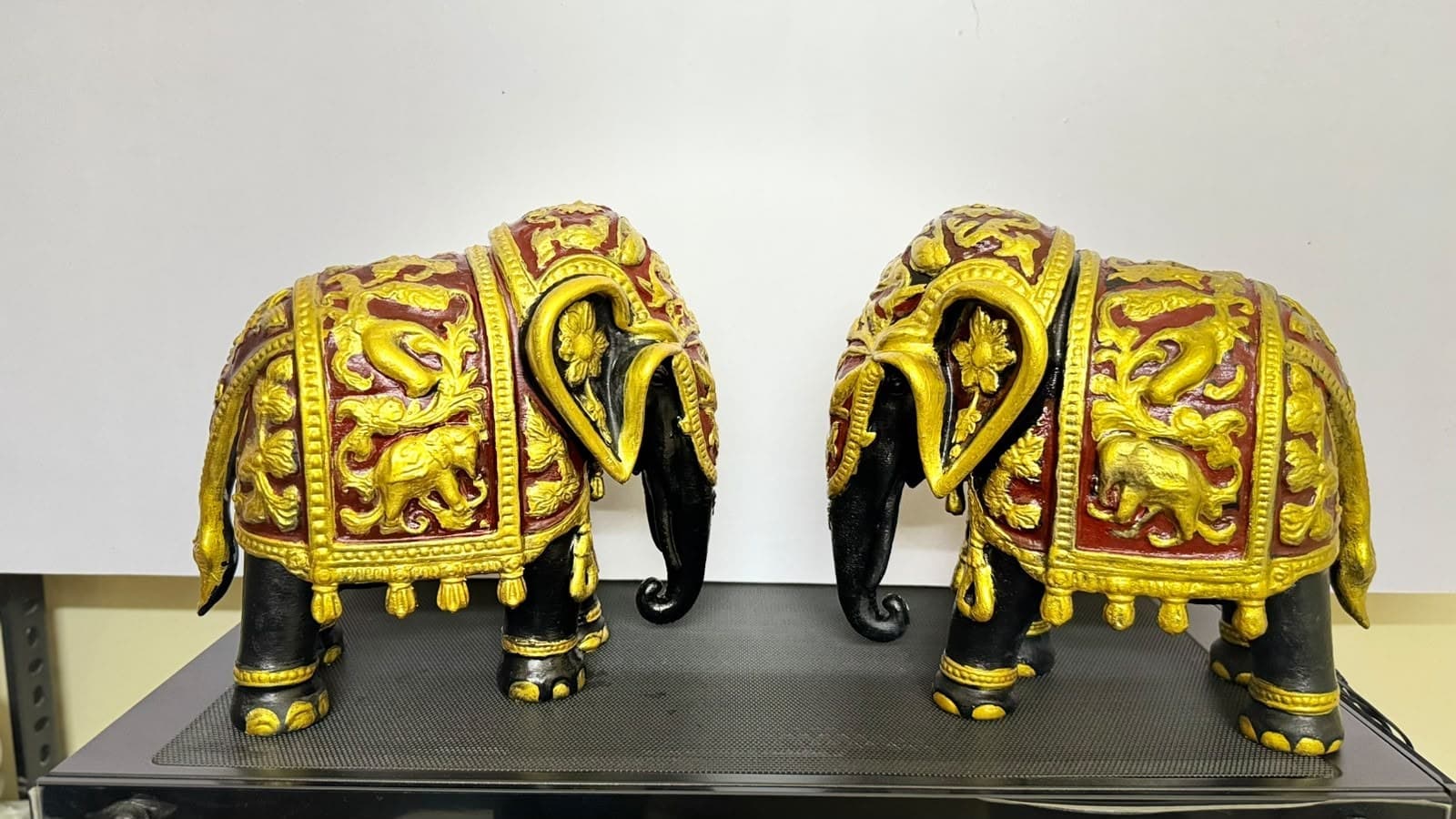 Royal Elephant Pair